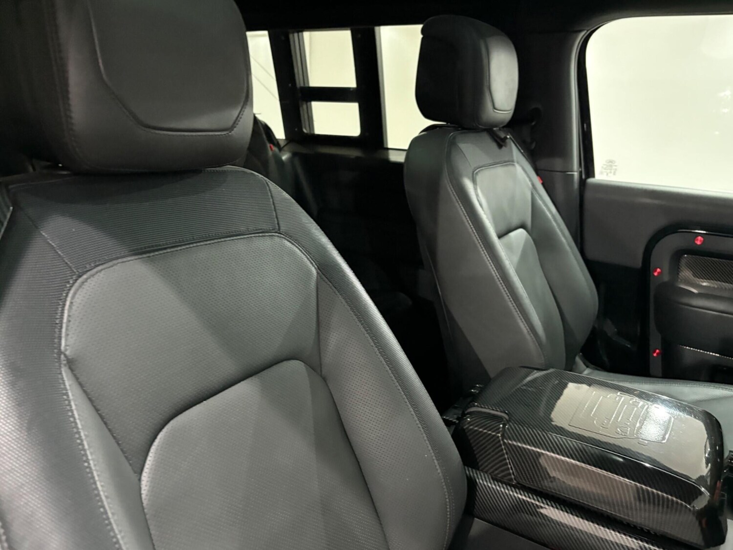 Used Land Rover Defender 2023 for sale - 76825061: Photo 34