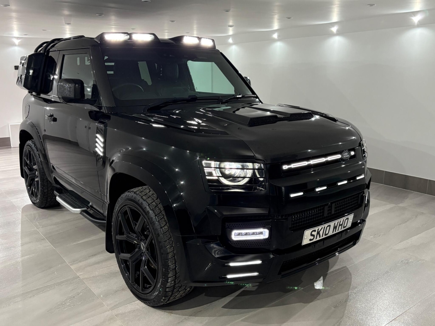 Used Land Rover Defender 2023 for sale - 76825061: Photo 5