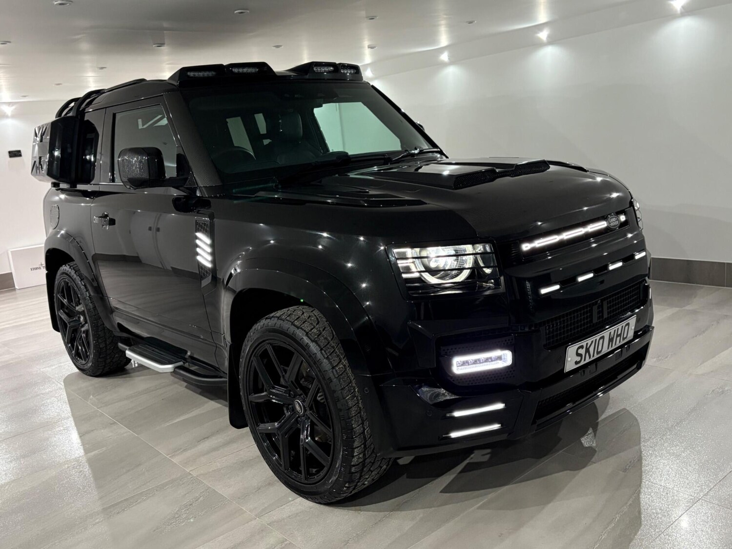 Used Land Rover Defender 2023 for sale - 76825061: Photo 7