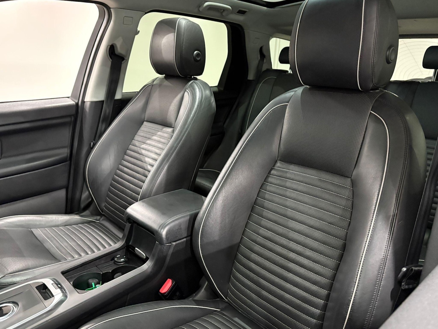 Used Land Rover Discovery Sport 2017 for sale - 76823722: Photo 13