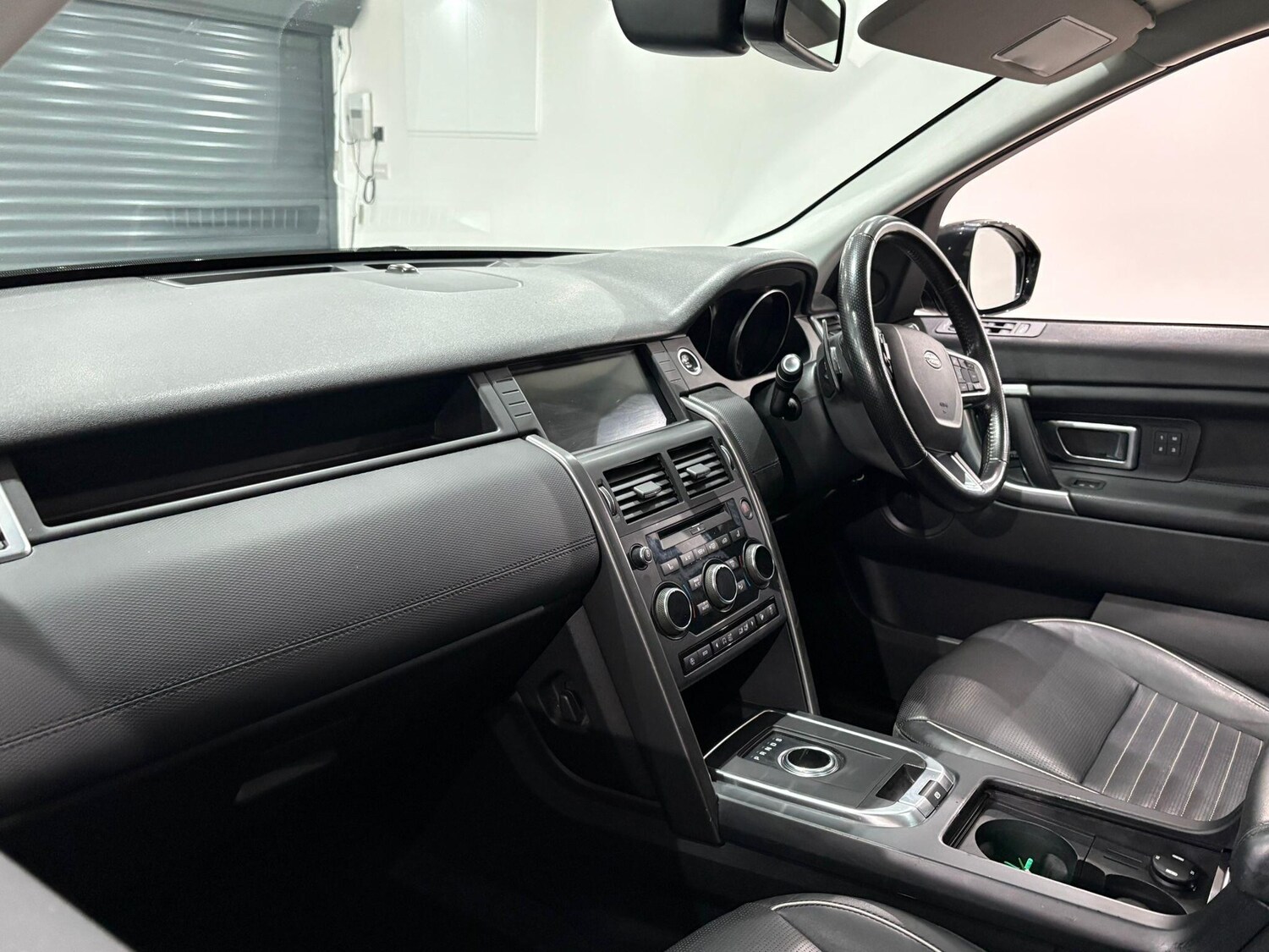 Used Land Rover Discovery Sport 2017 for sale - 76823722: Photo 16