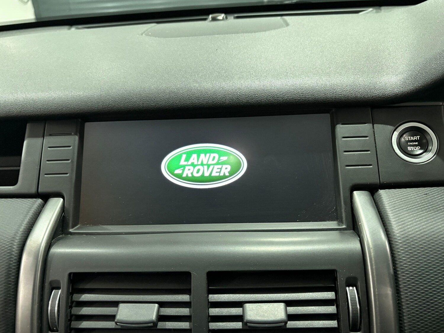 Used Land Rover Discovery Sport 2017 for sale - 76823722: Photo 30