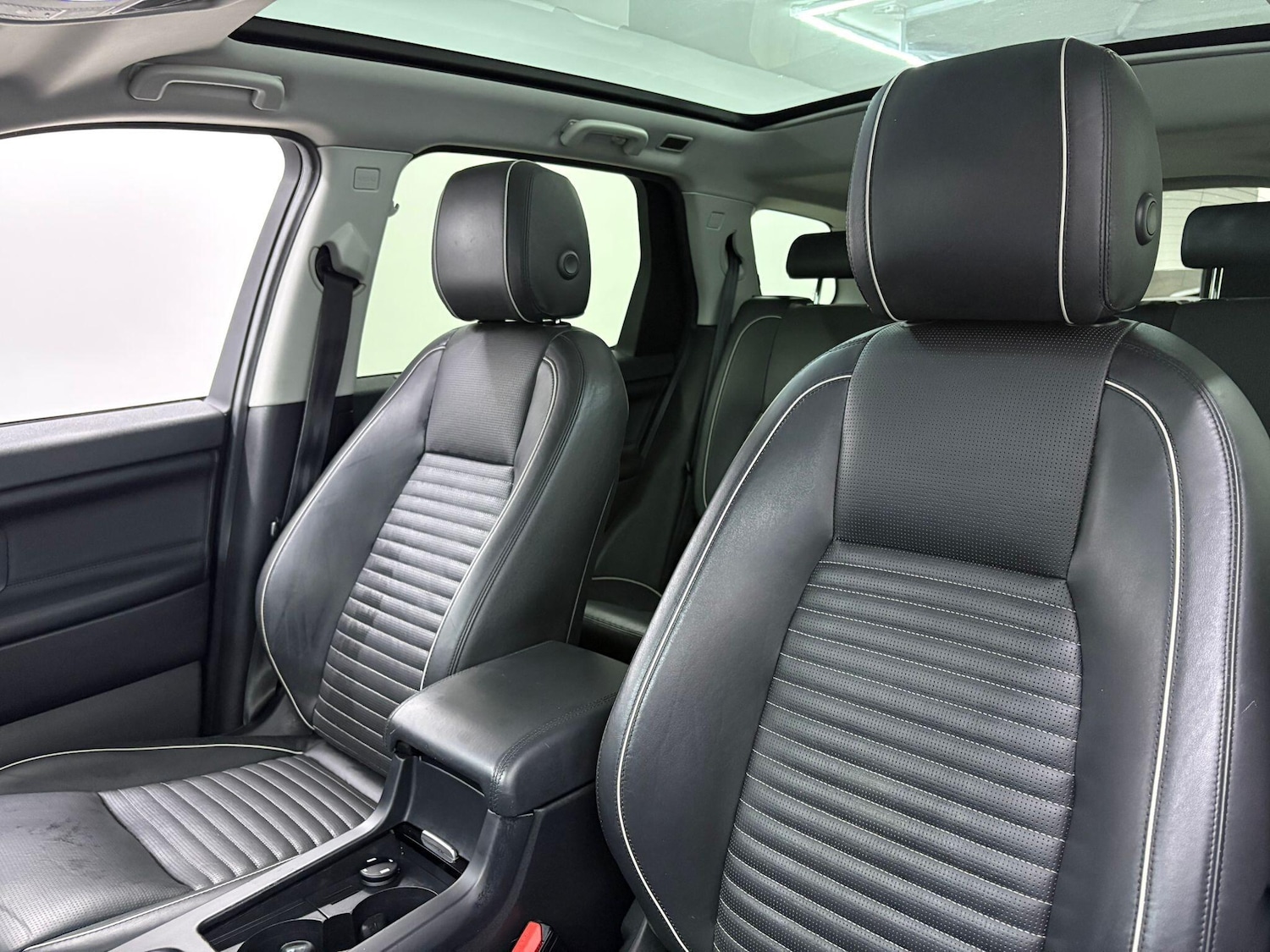 Used Land Rover Discovery Sport 2017 for sale - 76823722: Photo 40