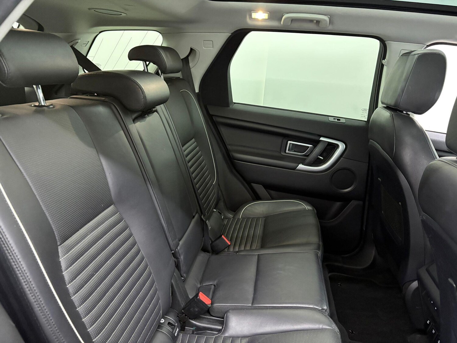 Used Land Rover Discovery Sport 2017 for sale - 76823722: Photo 51