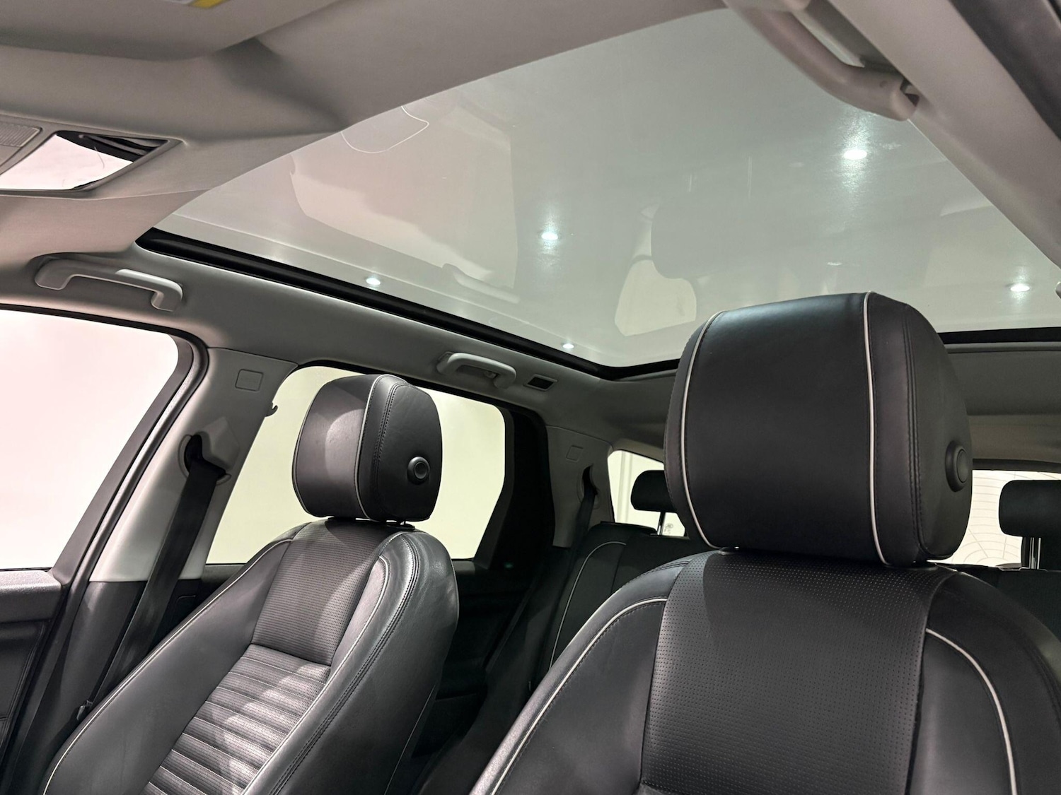 Used Land Rover Discovery Sport 2017 for sale - 76823722: Photo 8