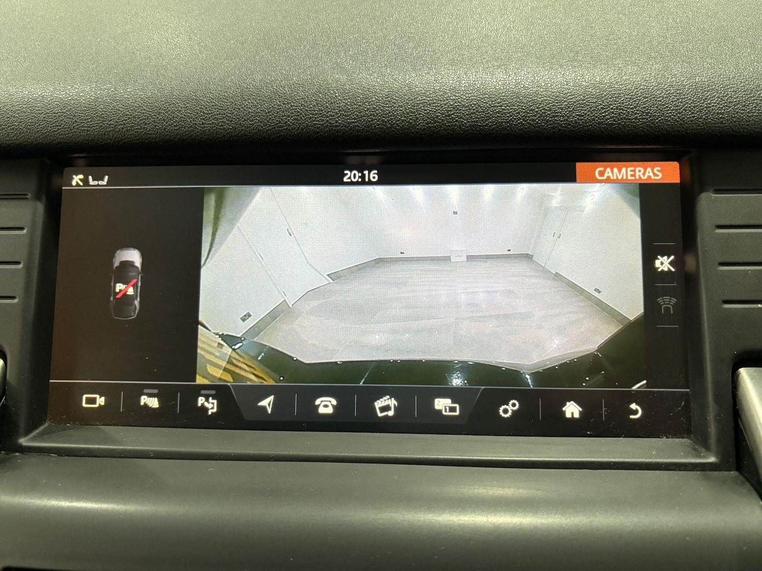 Used Land Rover Discovery Sport 2017 for sale - 76823722: Photo 9