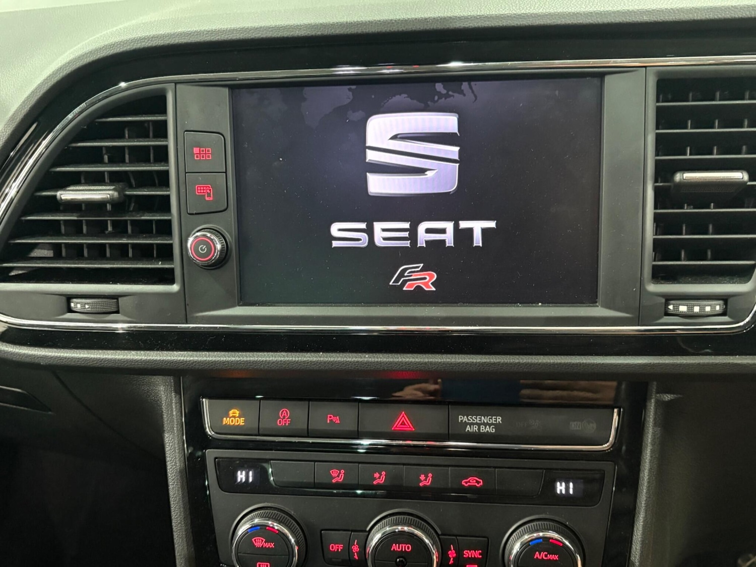 Used SEAT Leon 2019 for sale - 76824850: Photo 26