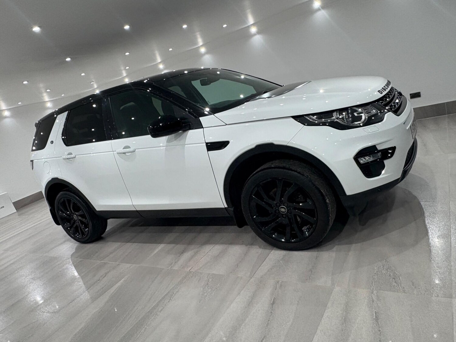 Used Land Rover Discovery Sport 2016 for sale - 76824928: Photo 11