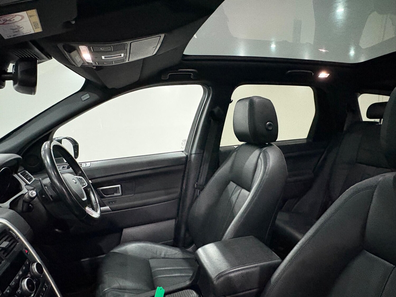 Used Land Rover Discovery Sport 2016 for sale - 76824928: Photo 15