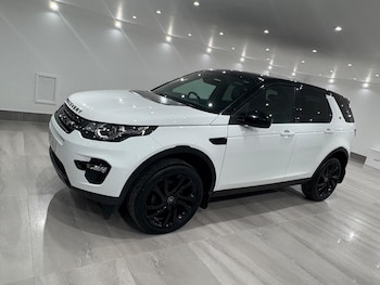 Used Land Rover Discovery Sport 2016 for sale - 76824928: Photo