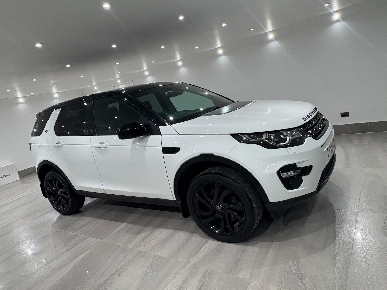 Used Land Rover Discovery Sport 2016 for sale - 76824928: Photo 4
