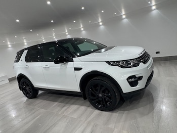 Used Land Rover Discovery Sport 2016 for sale - 76824928: Photo