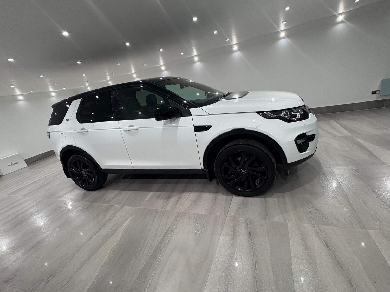 Used Land Rover Discovery Sport 2016 for sale - 76824928: Photo 6