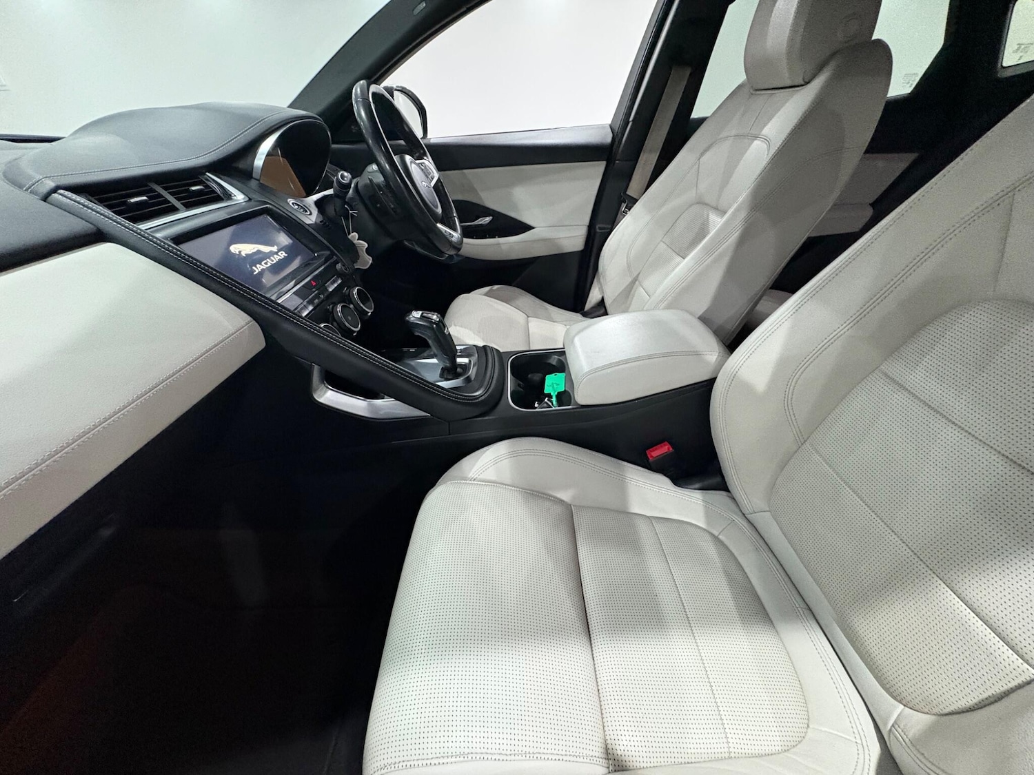 Used Jaguar E-Pace 2018 for sale - 76866029: Photo 15