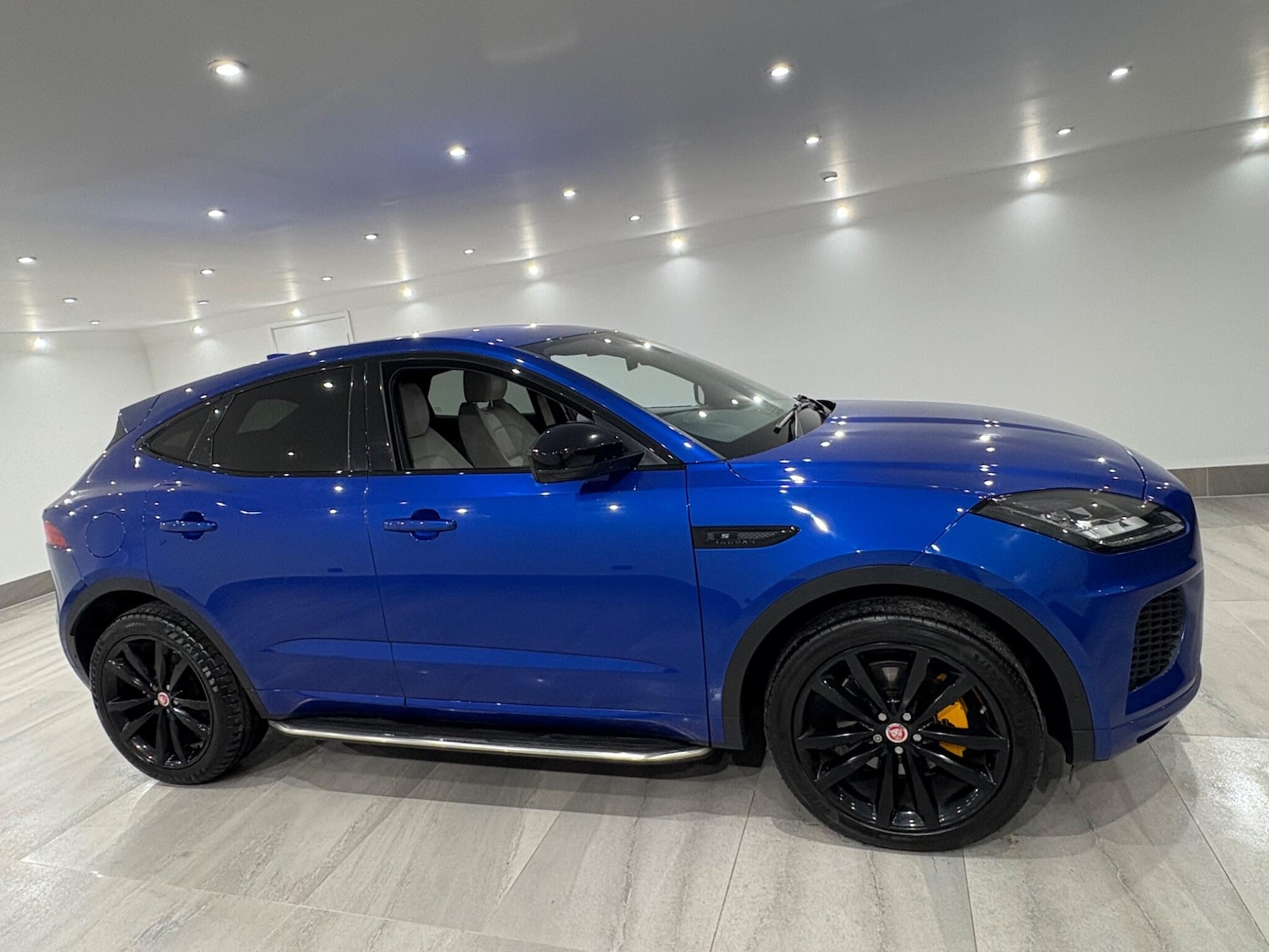 Used Jaguar E-Pace 2018 for sale - 76866029: Photo 3