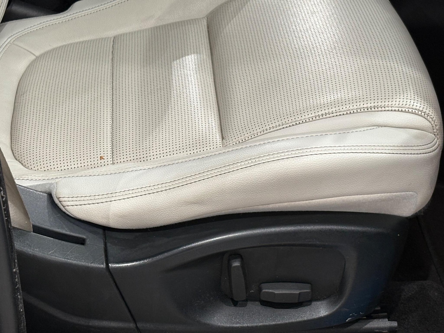 Used Jaguar E-Pace 2018 for sale - 76866029: Photo 33