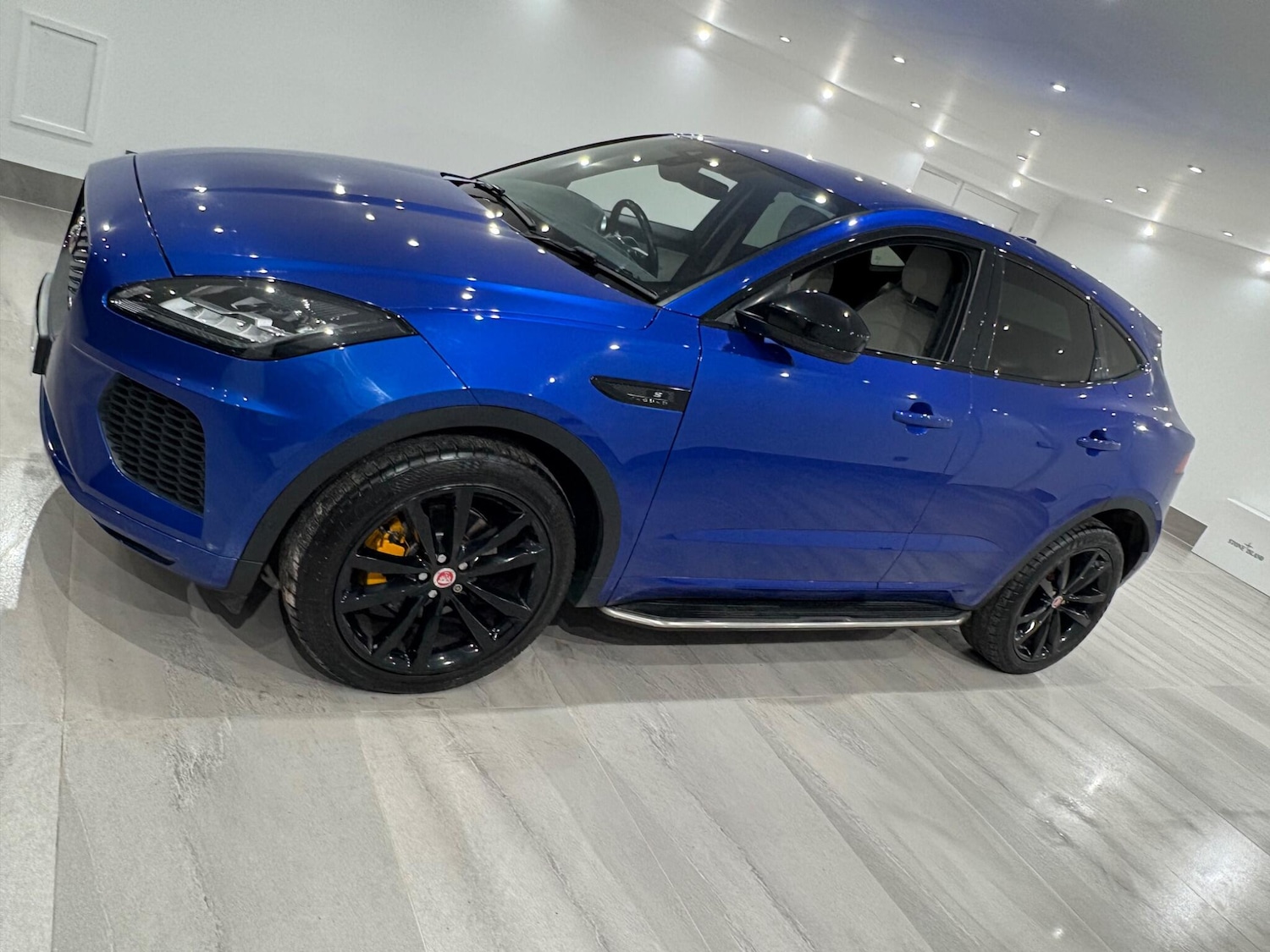 Used Jaguar E-Pace 2018 for sale - 76866029: Photo 4