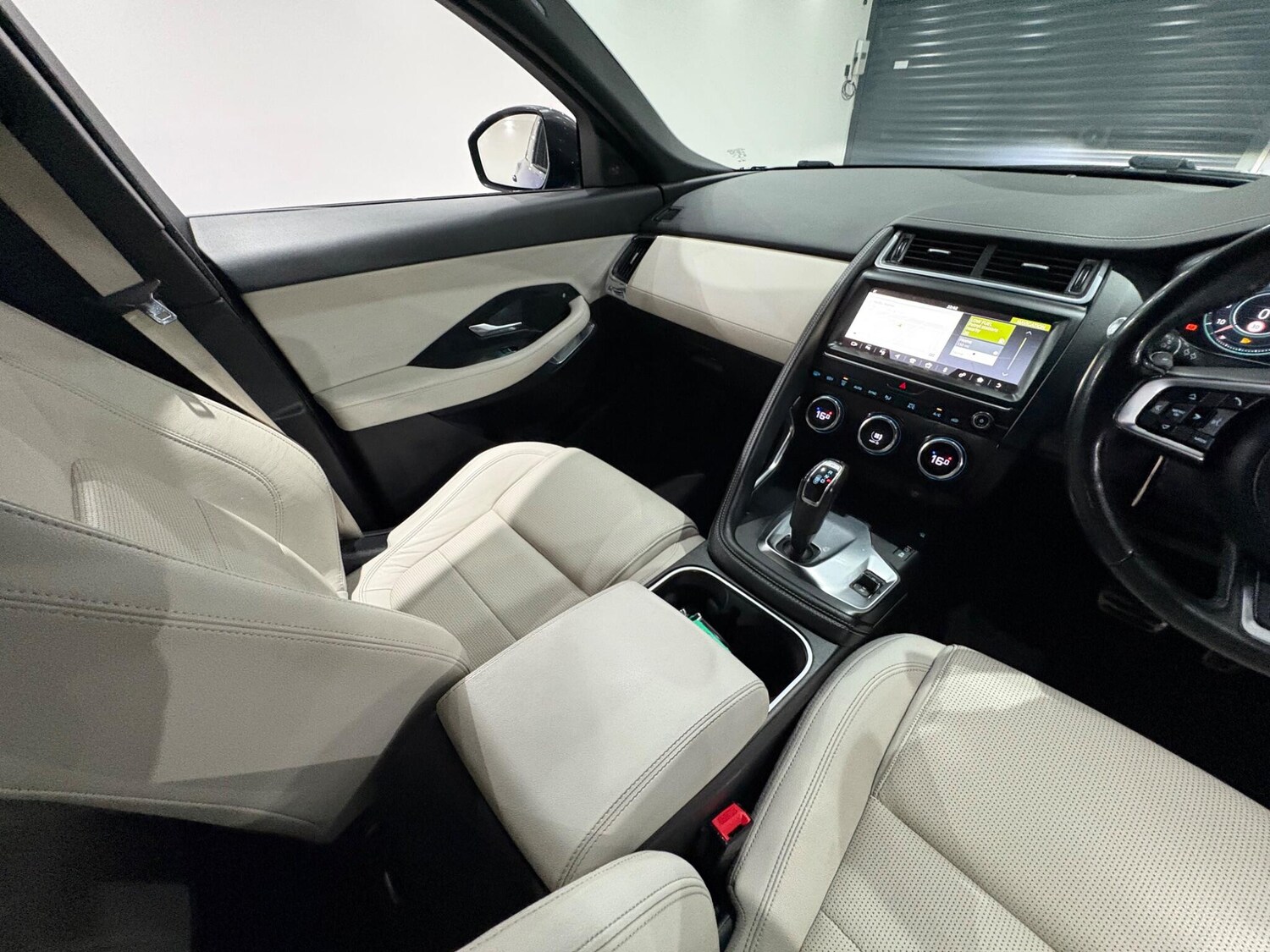 Used Jaguar E-Pace 2018 for sale - 76866029: Photo 70