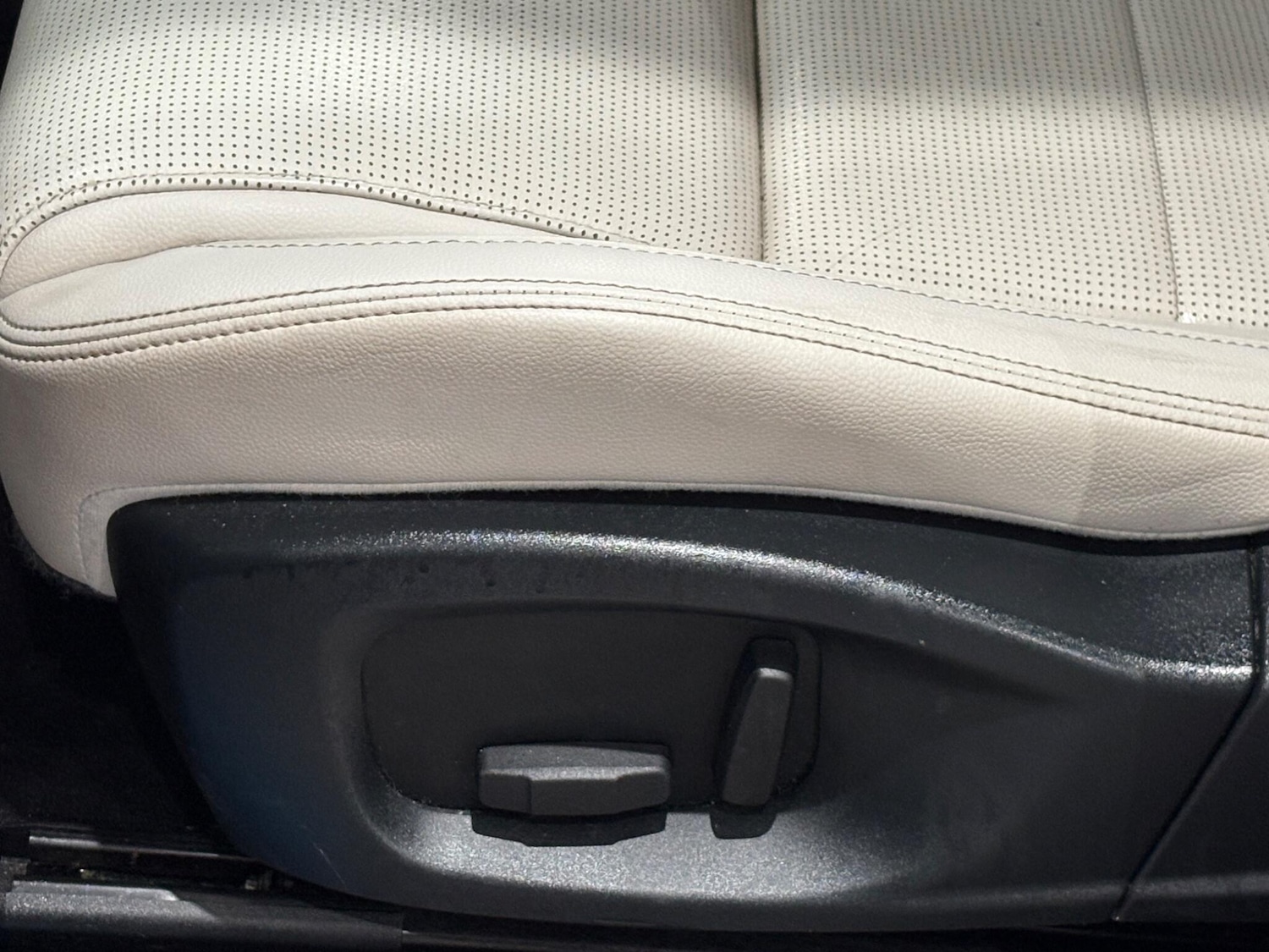 Used Jaguar E-Pace 2018 for sale - 76866029: Photo 73