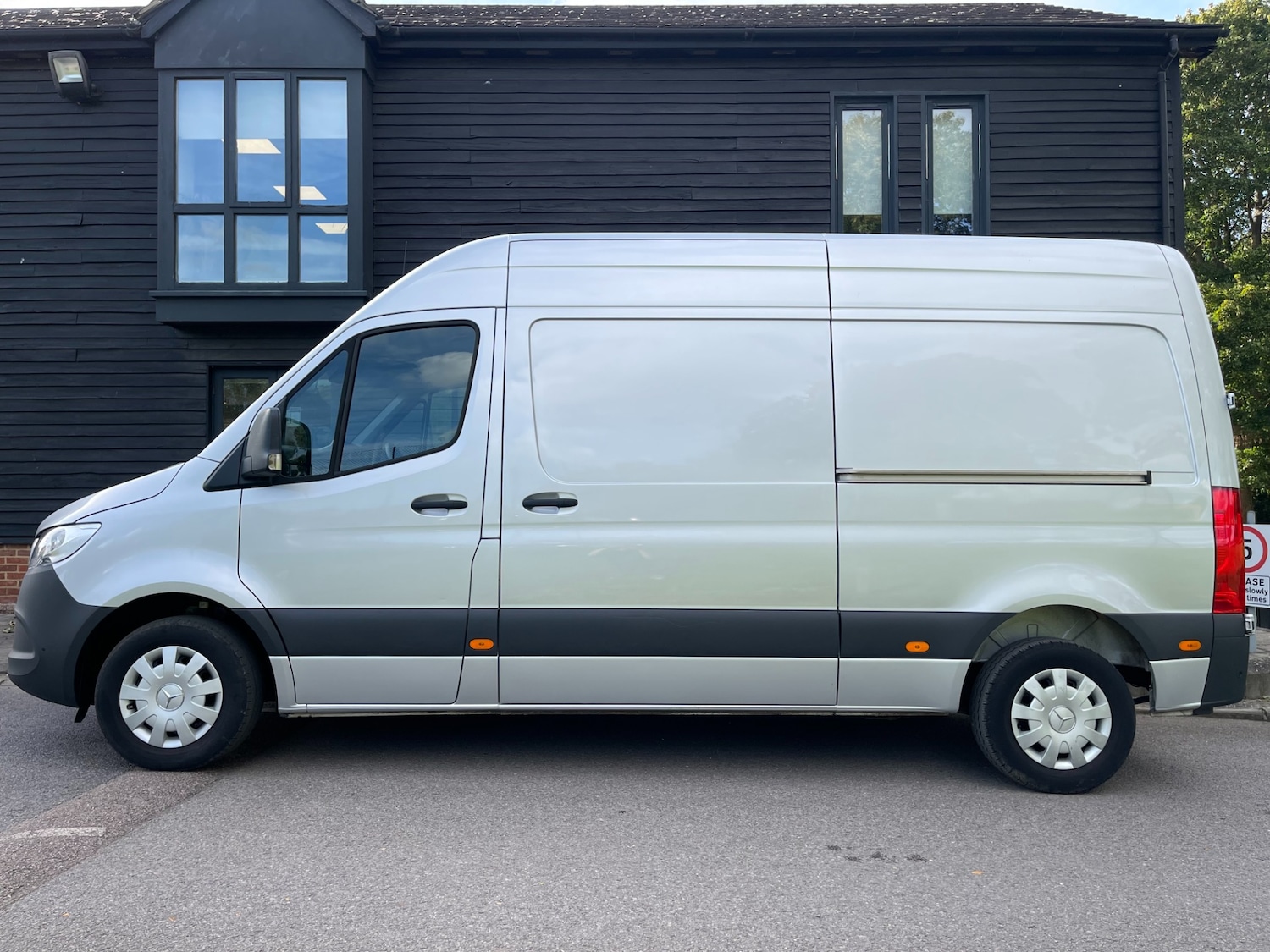 Used Mercedes-Benz Sprinter 2023 for sale - 77115932: Photo 4