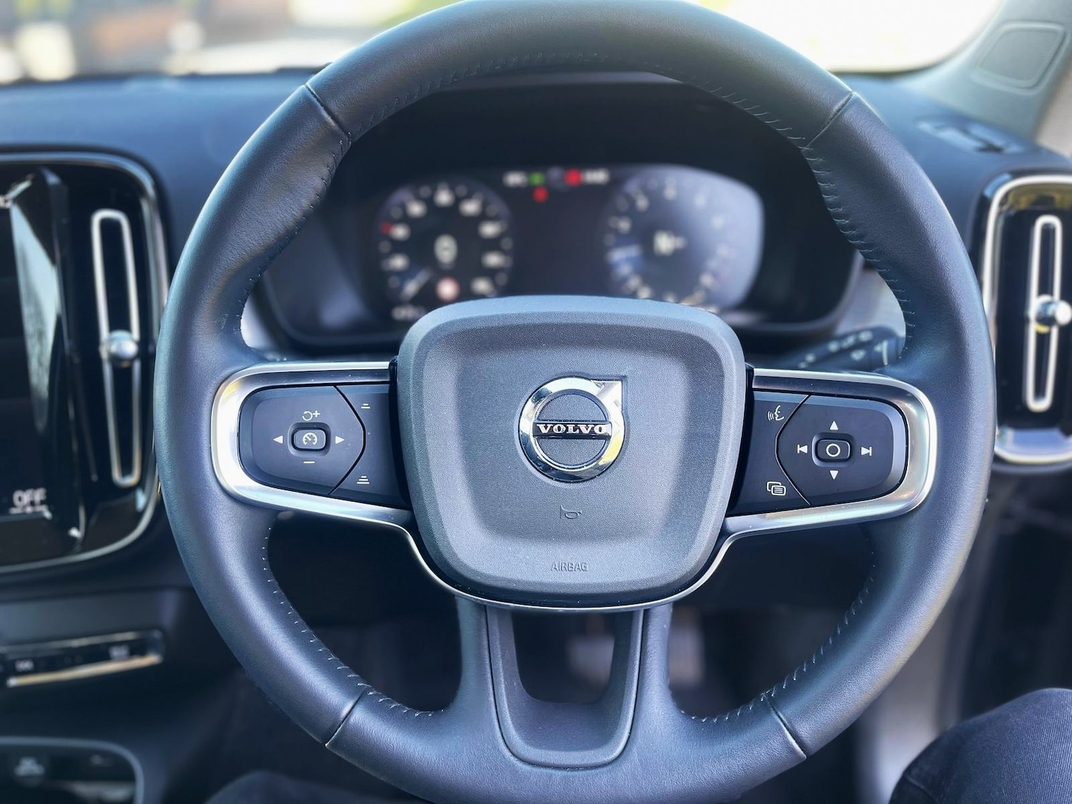 Used Volvo XC40 2020 for sale - 76766550: Photo 16