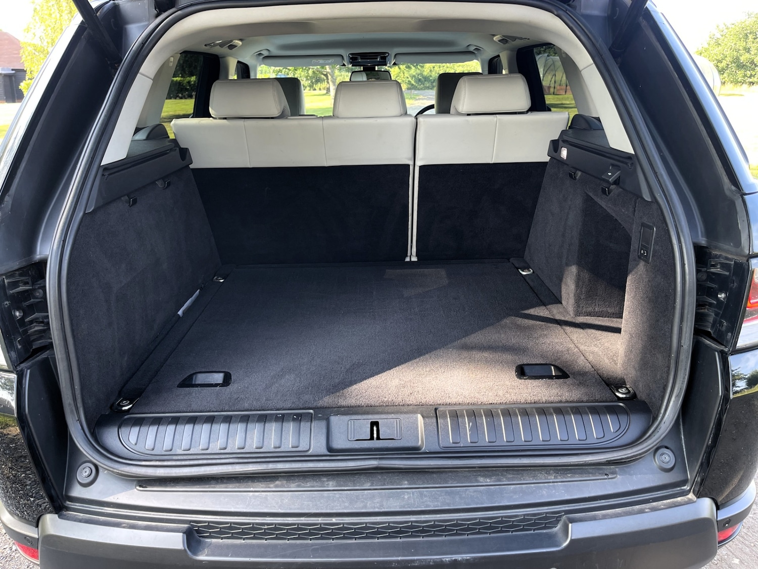 Used Land Rover Range Rover Sport 2015 for sale - 77125820: Photo 8