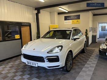 Used Porsche Cayenne 2018 for sale - 79102160: Photo