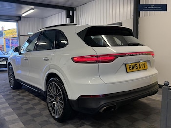 Used Porsche Cayenne 2018 for sale - 79102160: Photo