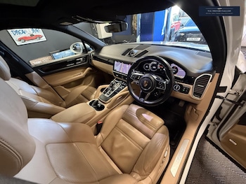 Used Porsche Cayenne 2018 for sale - 79102160: Photo