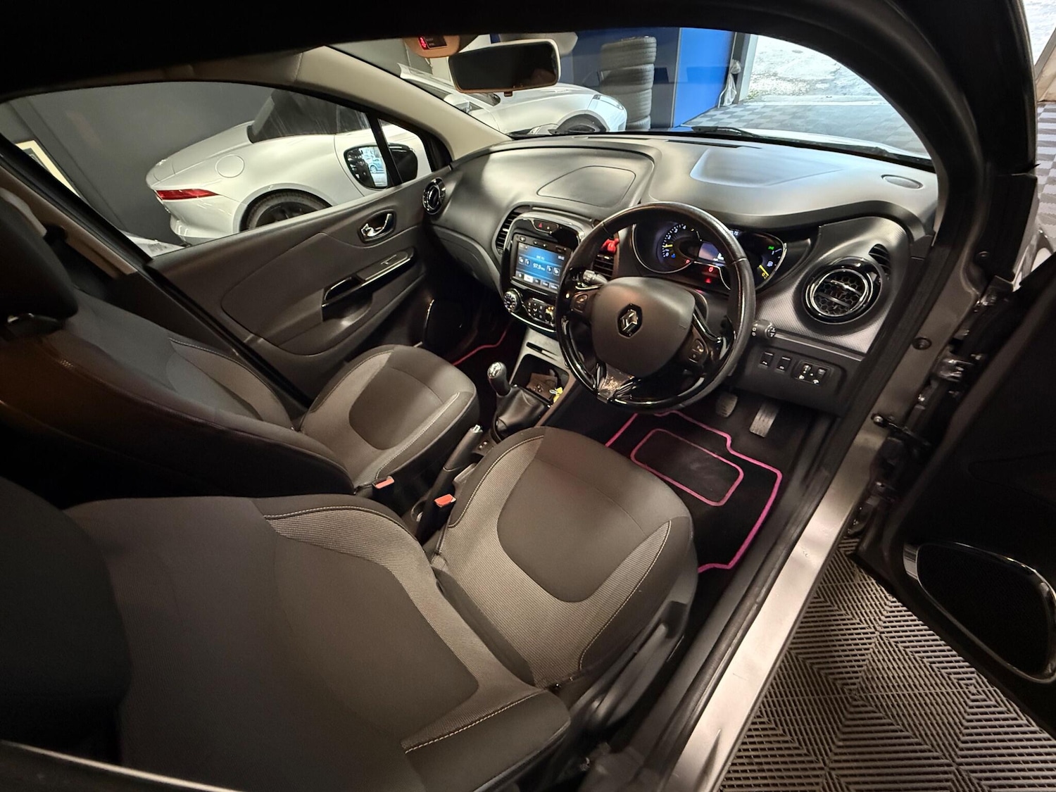 Used Renault Captur 2015 for sale - 76059588: Photo 15