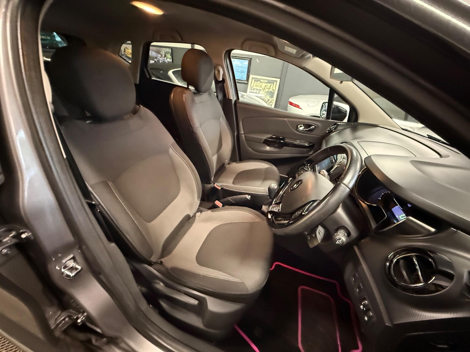 Used Renault Captur 2015 for sale - 76059588: Photo 19