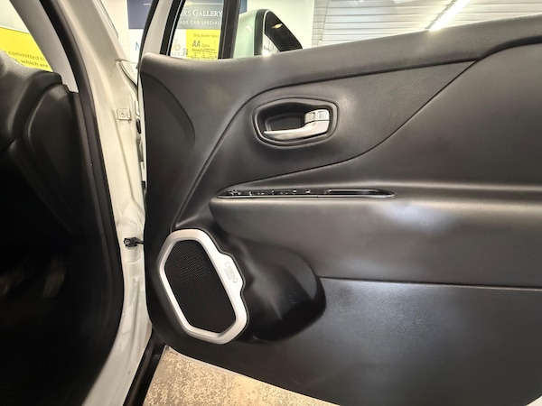 Used Jeep Renegade 2015 for sale - 75857835: Photo 13
