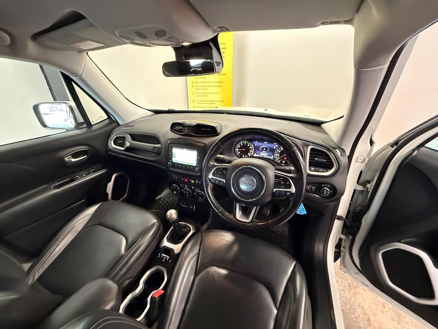 Used Jeep Renegade 2015 for sale - 75857835: Photo 5