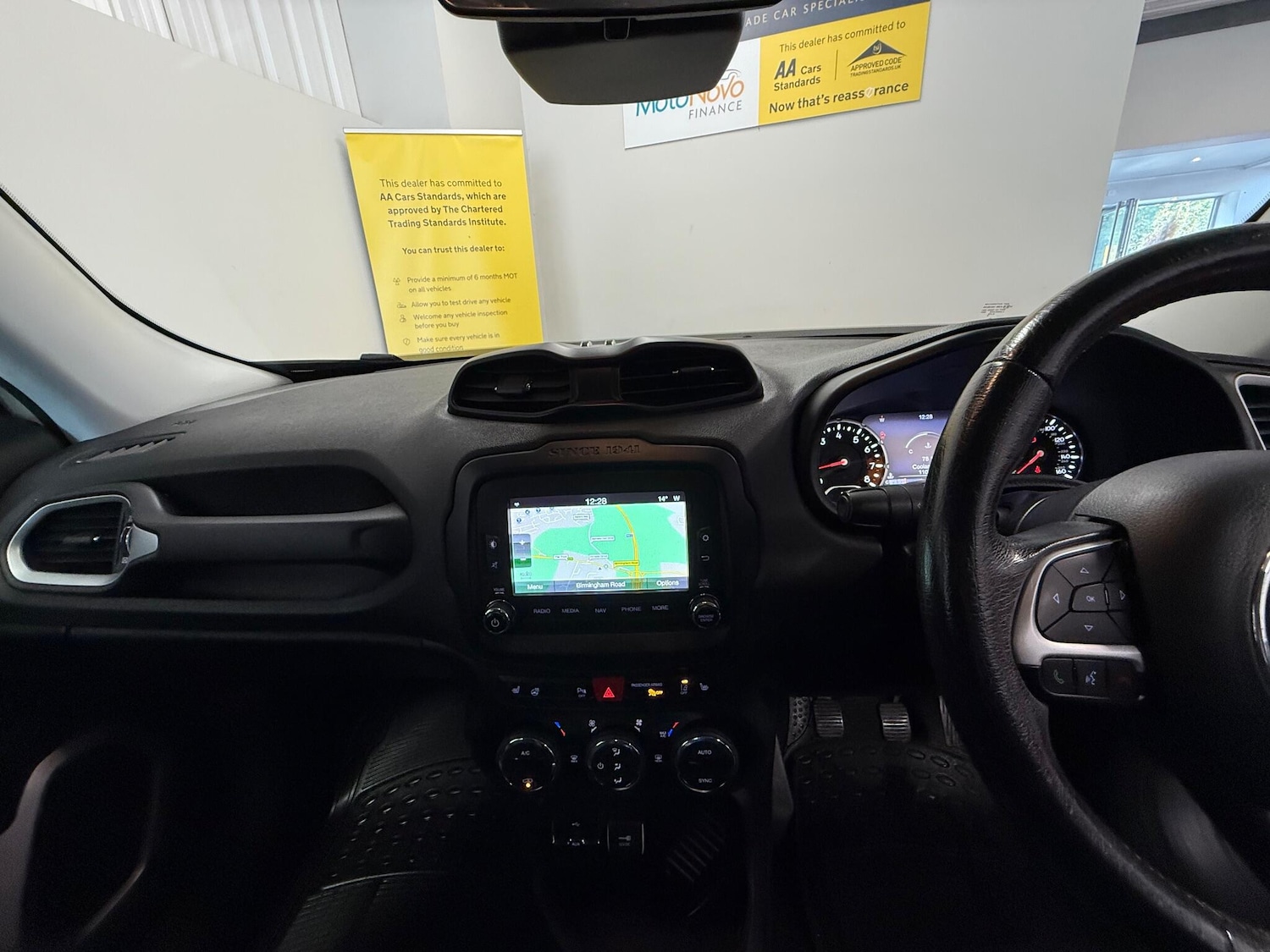 Used Jeep Renegade 2015 for sale - 75857835: Photo 9