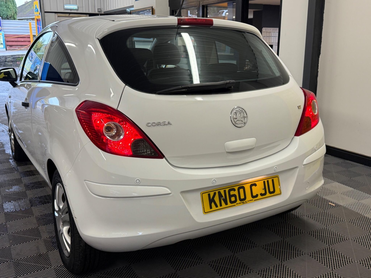 Used Vauxhall Corsa 2010 for sale - 76432327: Photo 14
