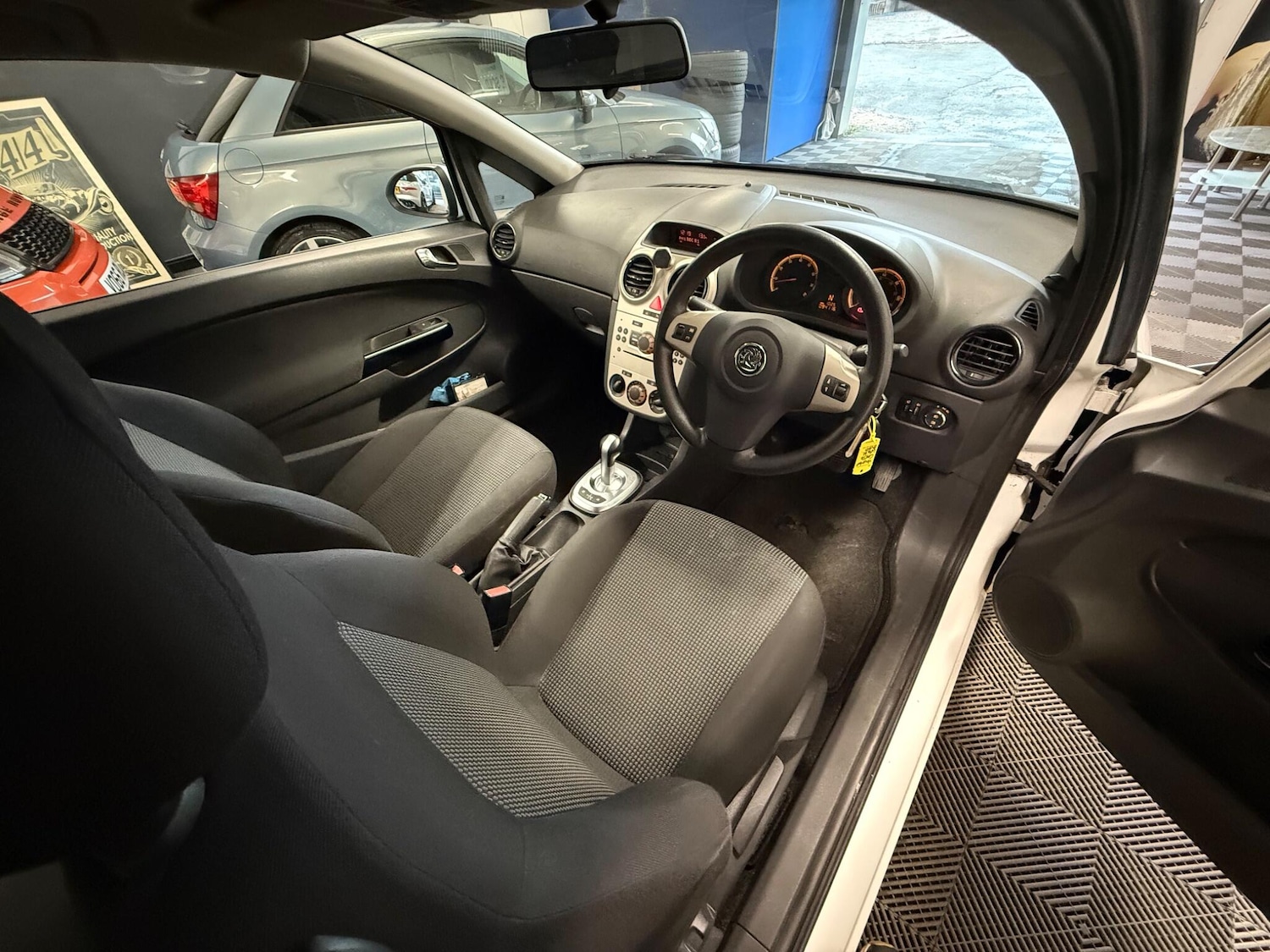 Used Vauxhall Corsa 2010 for sale - 76432327: Photo 17