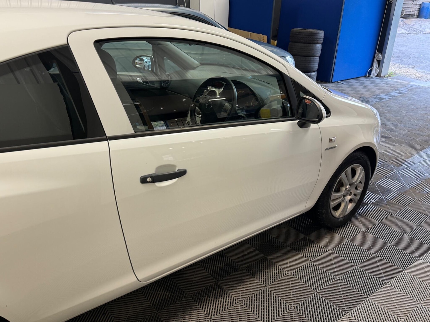 Used Vauxhall Corsa 2010 for sale - 76432327: Photo 18