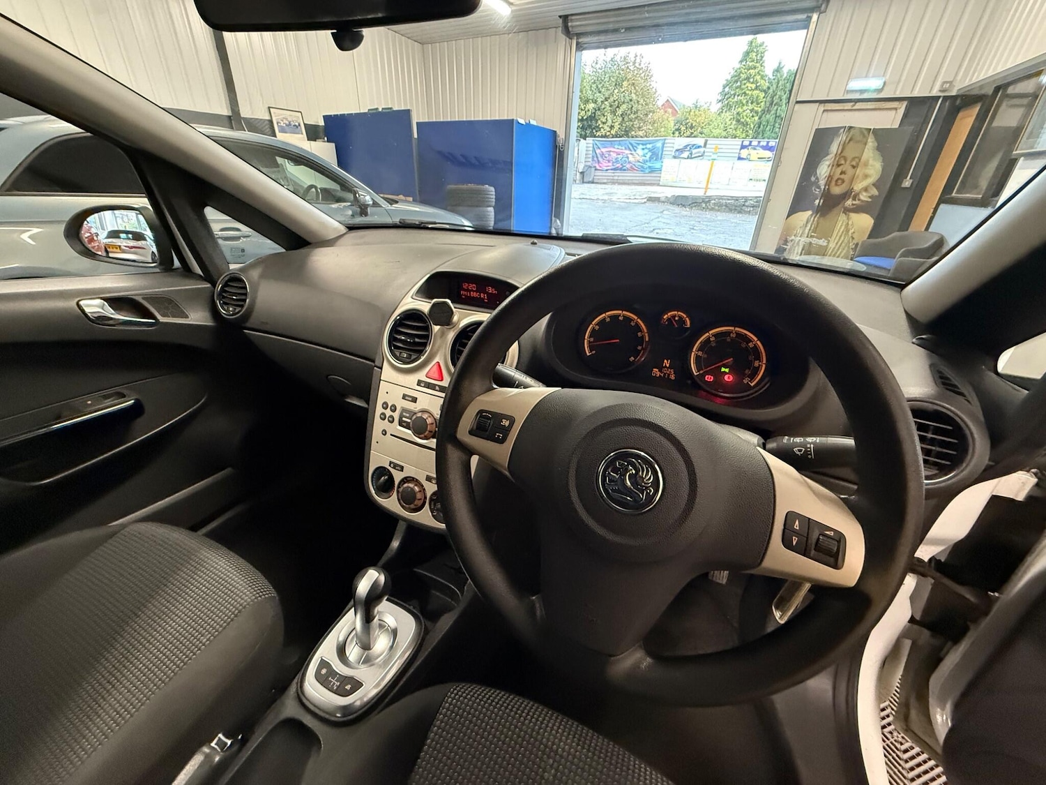 Used Vauxhall Corsa 2010 for sale - 76432327: Photo 19