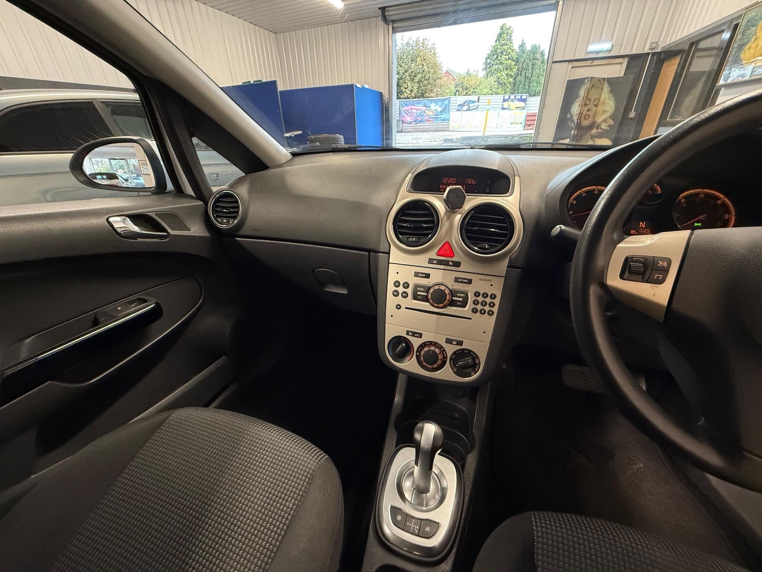 Used Vauxhall Corsa 2010 for sale - 76432327: Photo 22