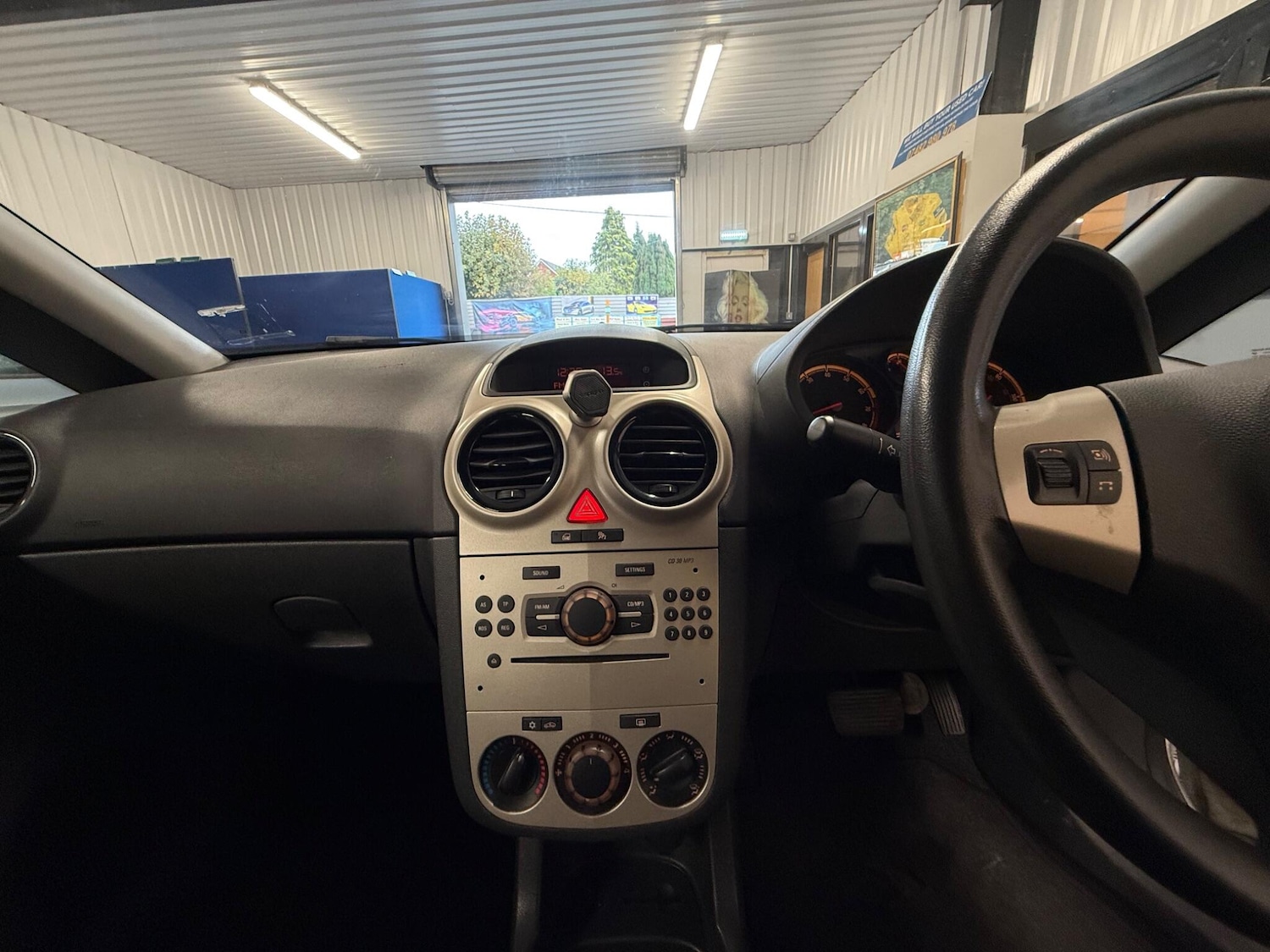 Used Vauxhall Corsa 2010 for sale - 76432327: Photo 23