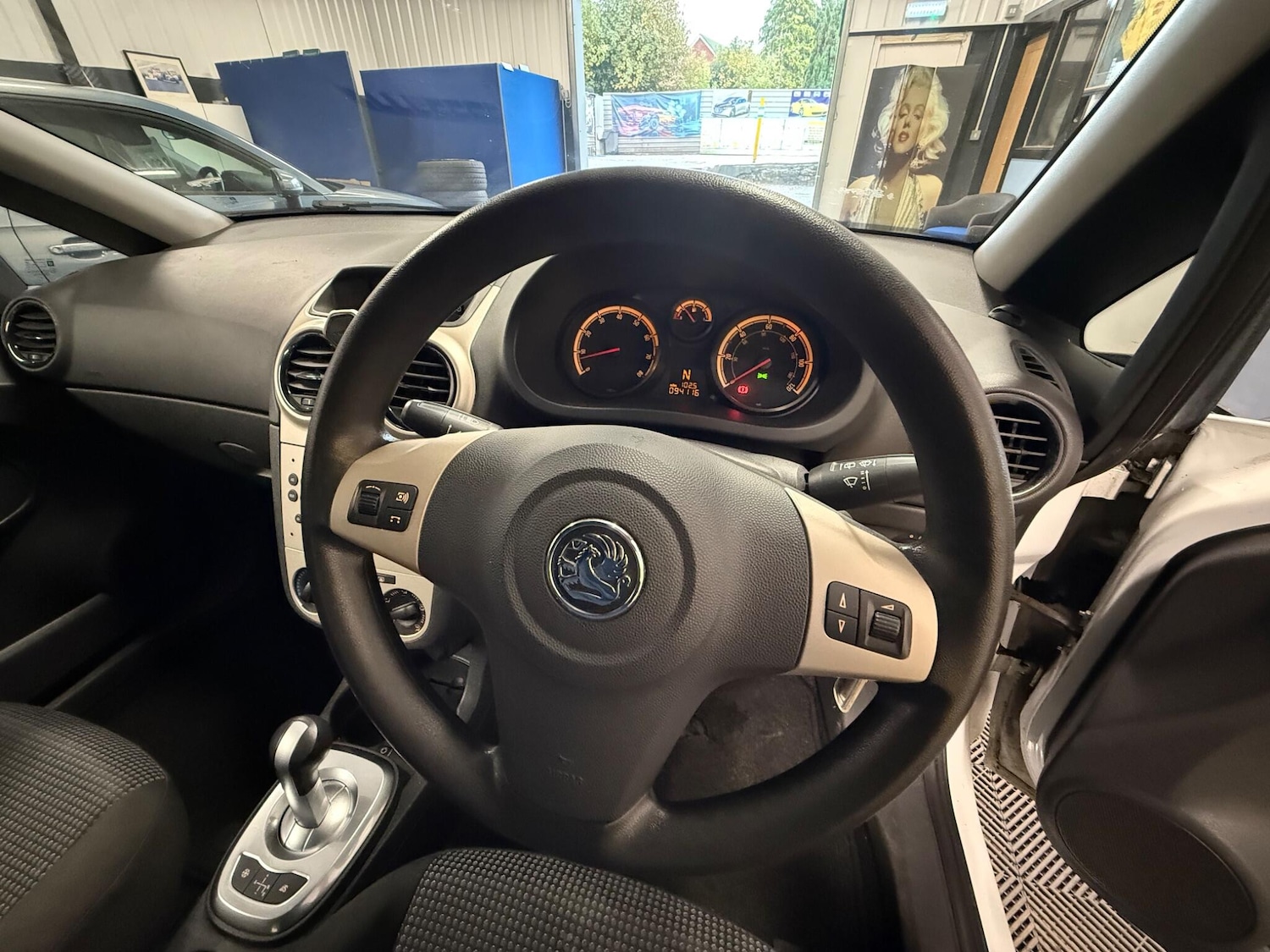 Used Vauxhall Corsa 2010 for sale - 76432327: Photo 24