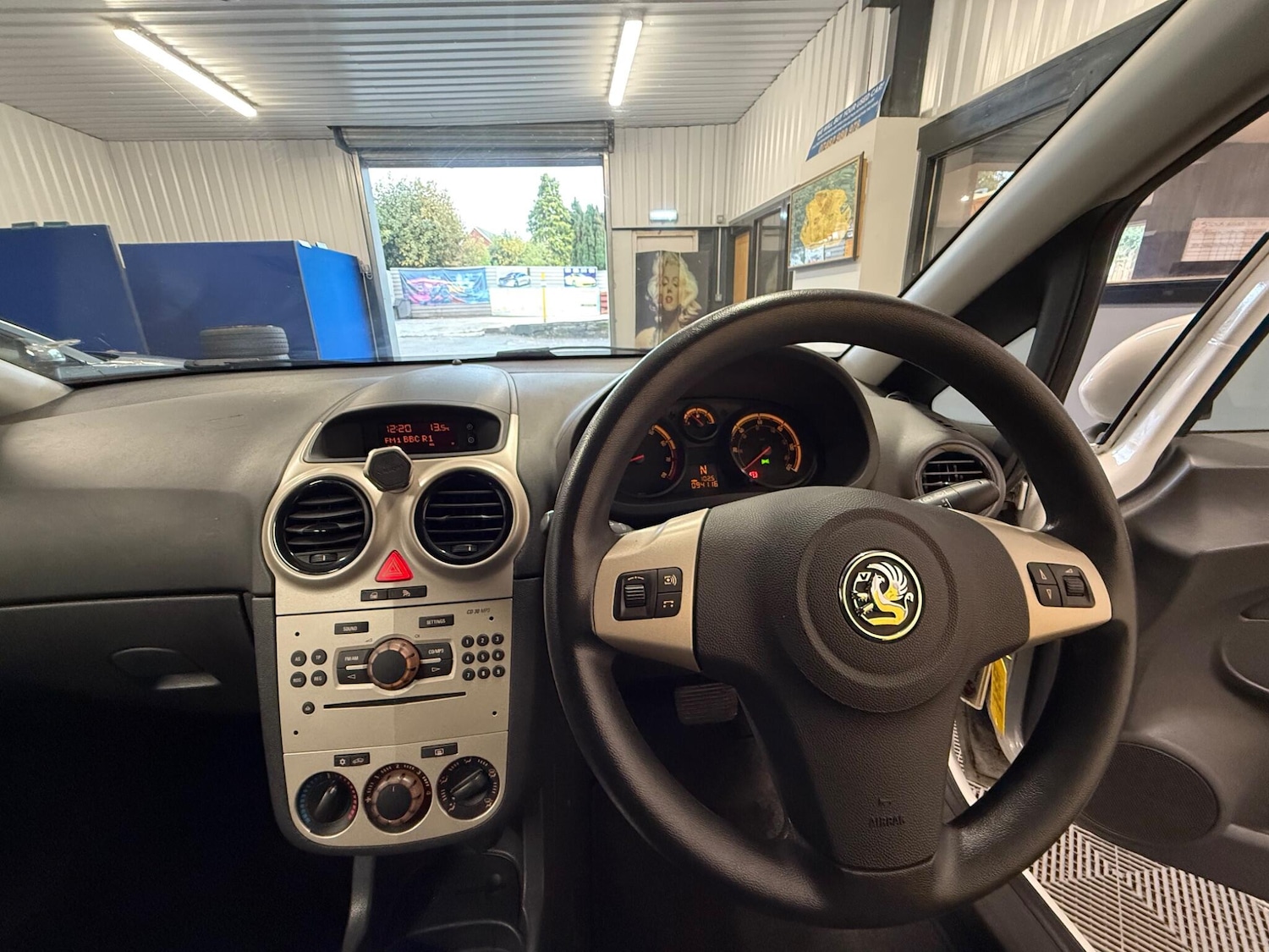 Used Vauxhall Corsa 2010 for sale - 76432327: Photo 25