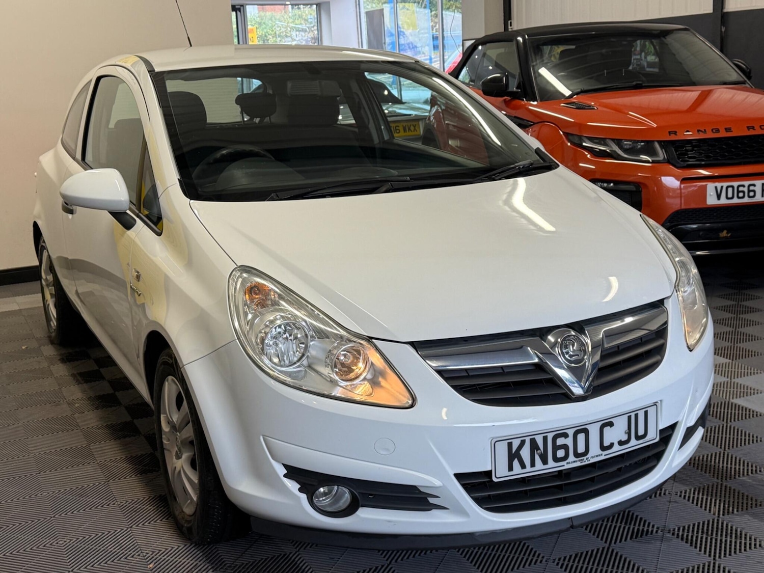 Used Vauxhall Corsa 2010 for sale - 76432327: Photo 4