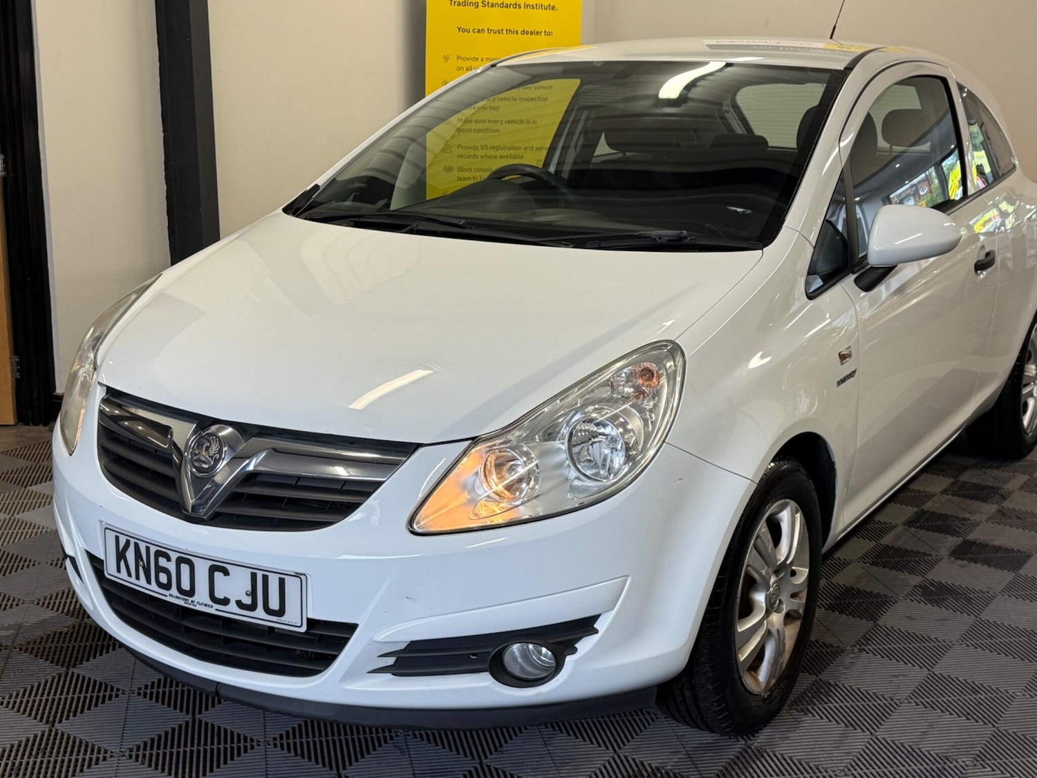 Used Vauxhall Corsa 2010 for sale - 76432327: Photo 6