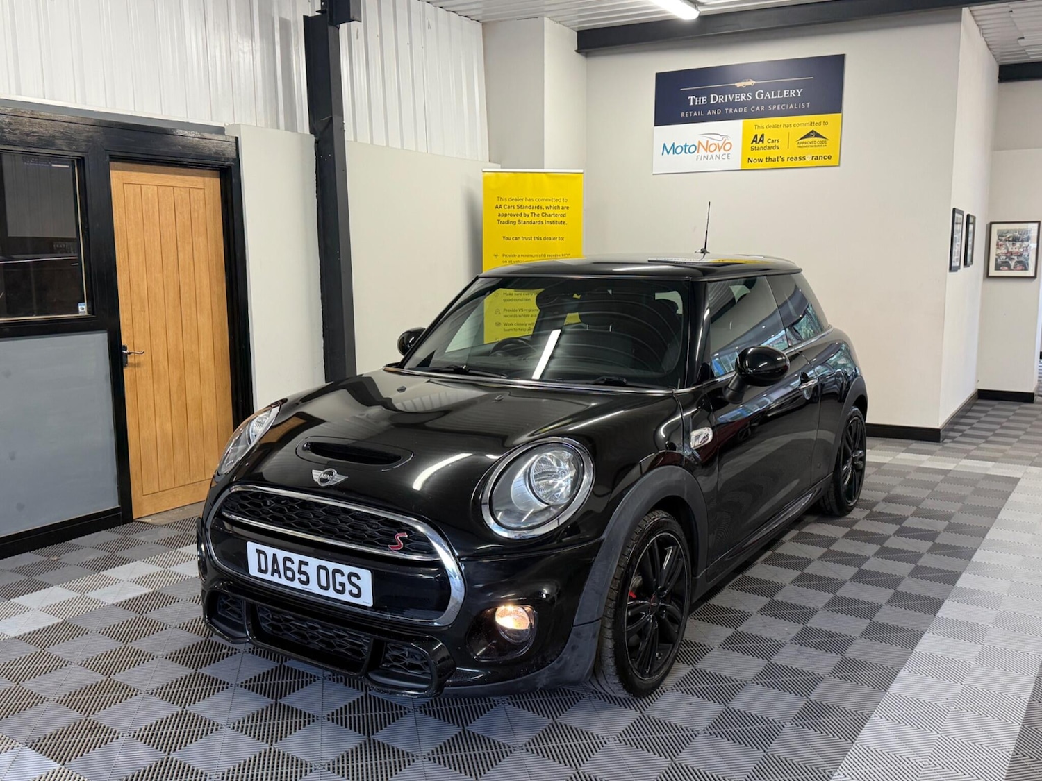 Used MINI Hatch 2015 for sale - 76109679: Photo 1