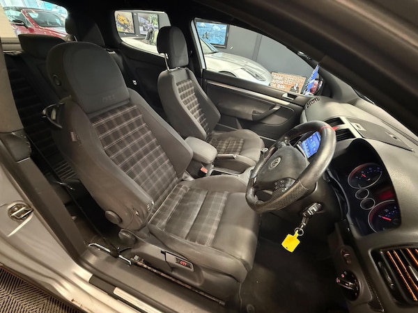 Used Volkswagen Golf 2005 for sale - 76189884: Photo 23