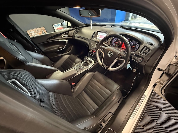 Used Vauxhall Insignia 2010 for sale - 76059541: Photo 4