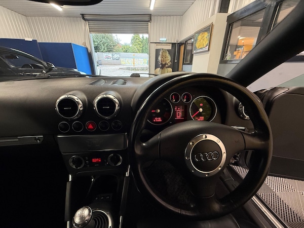 Used Audi TT 2002 for sale - 76199739: Photo 8