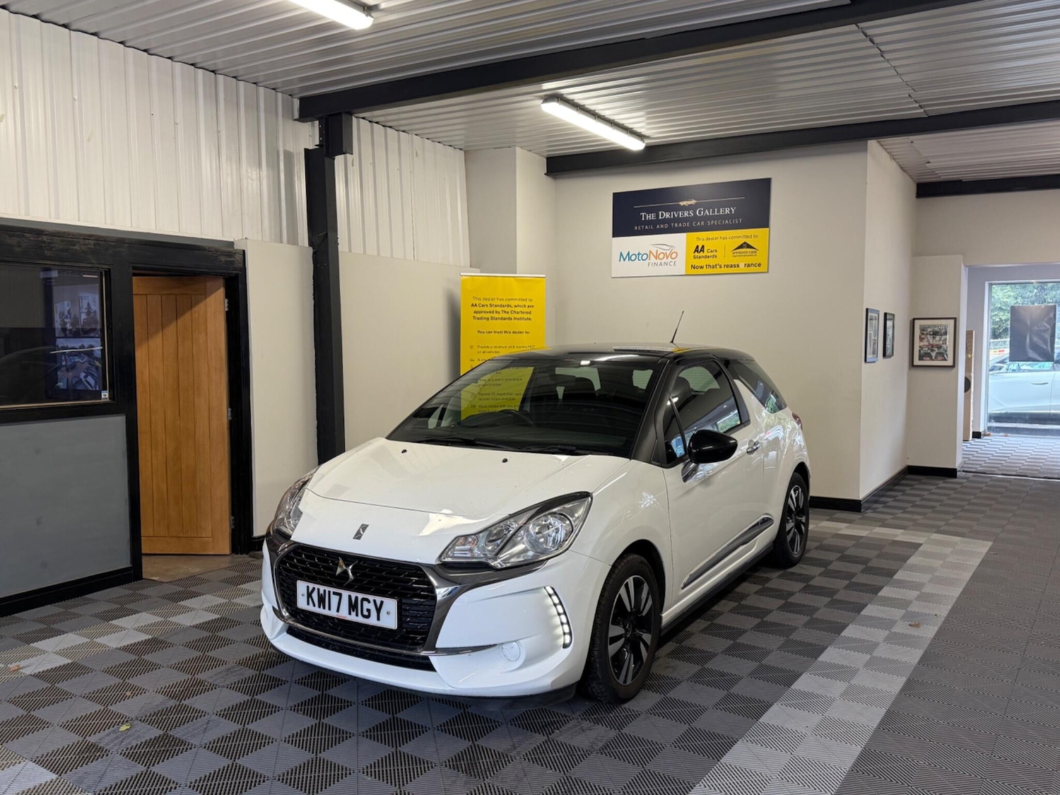 Used DS Automobiles DS 3 2017 for sale - 76175608: Photo 1