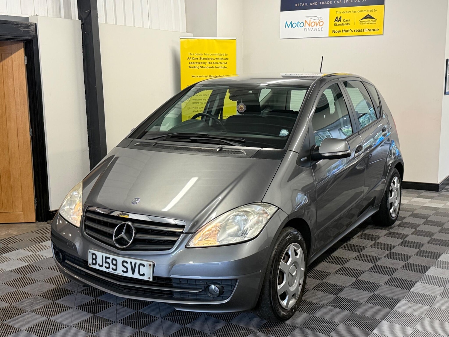 Used Mercedes-Benz A-Class 2009 for sale - 76200943: Photo 2